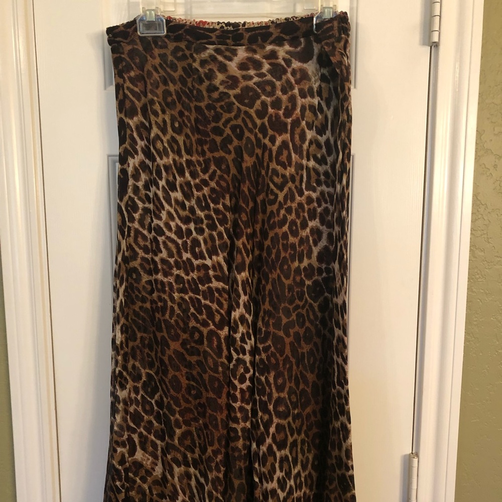 Reversible broom skirt leopard